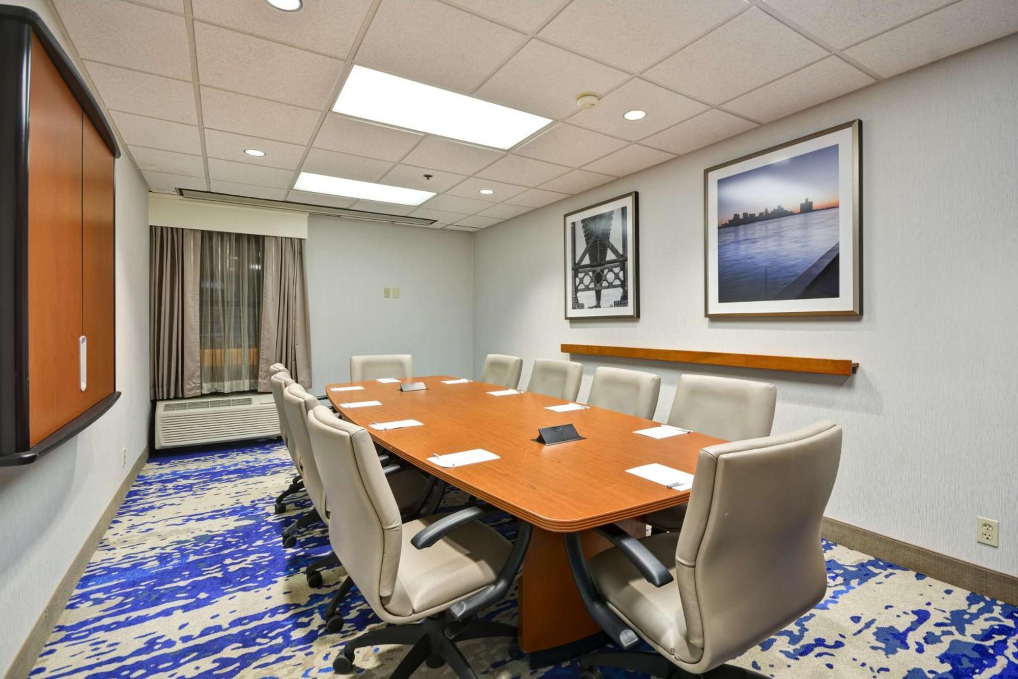 Hampton Inn Detroit Northville Экстерьер фото