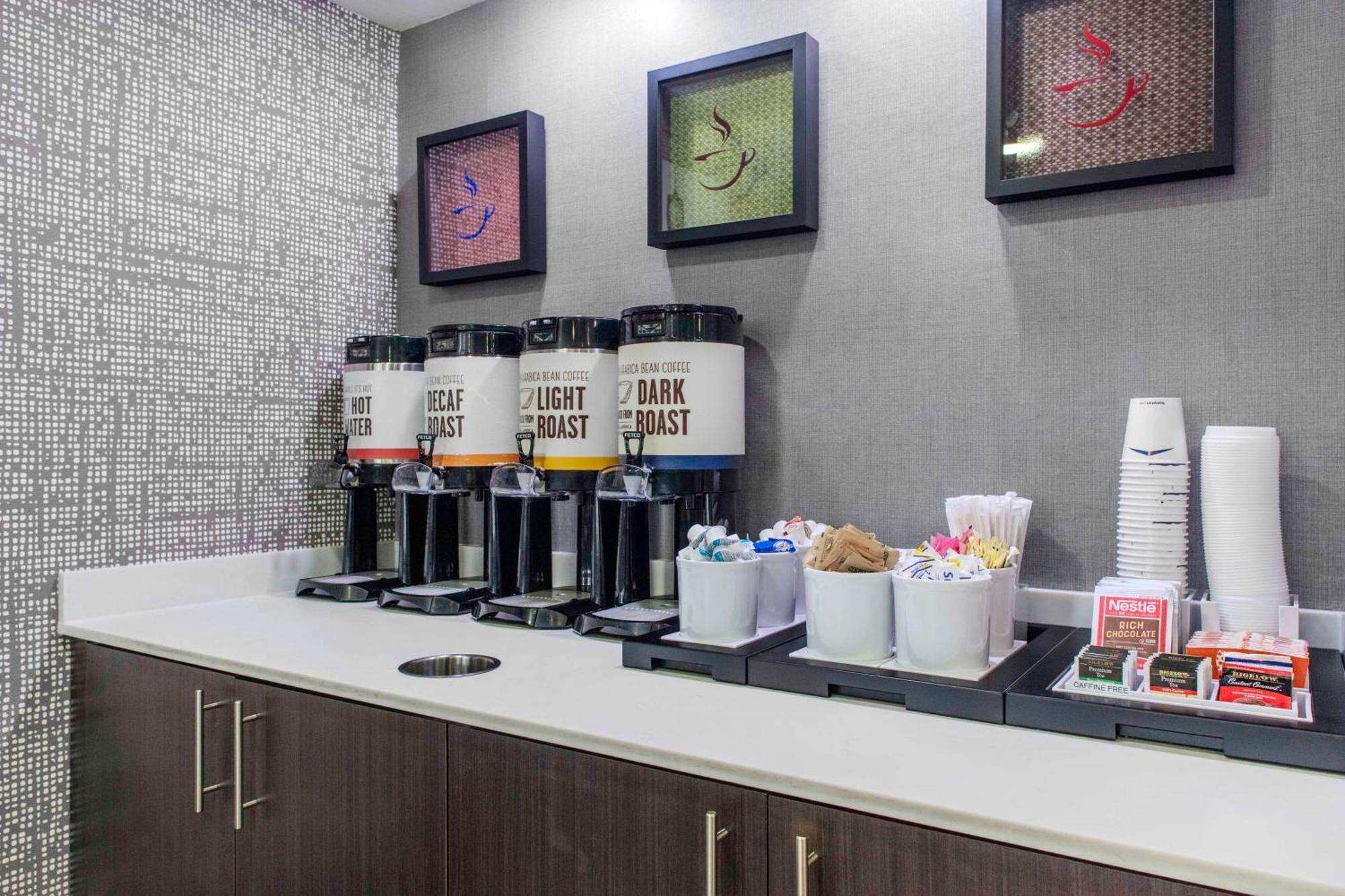 Hampton Inn Detroit Northville Экстерьер фото