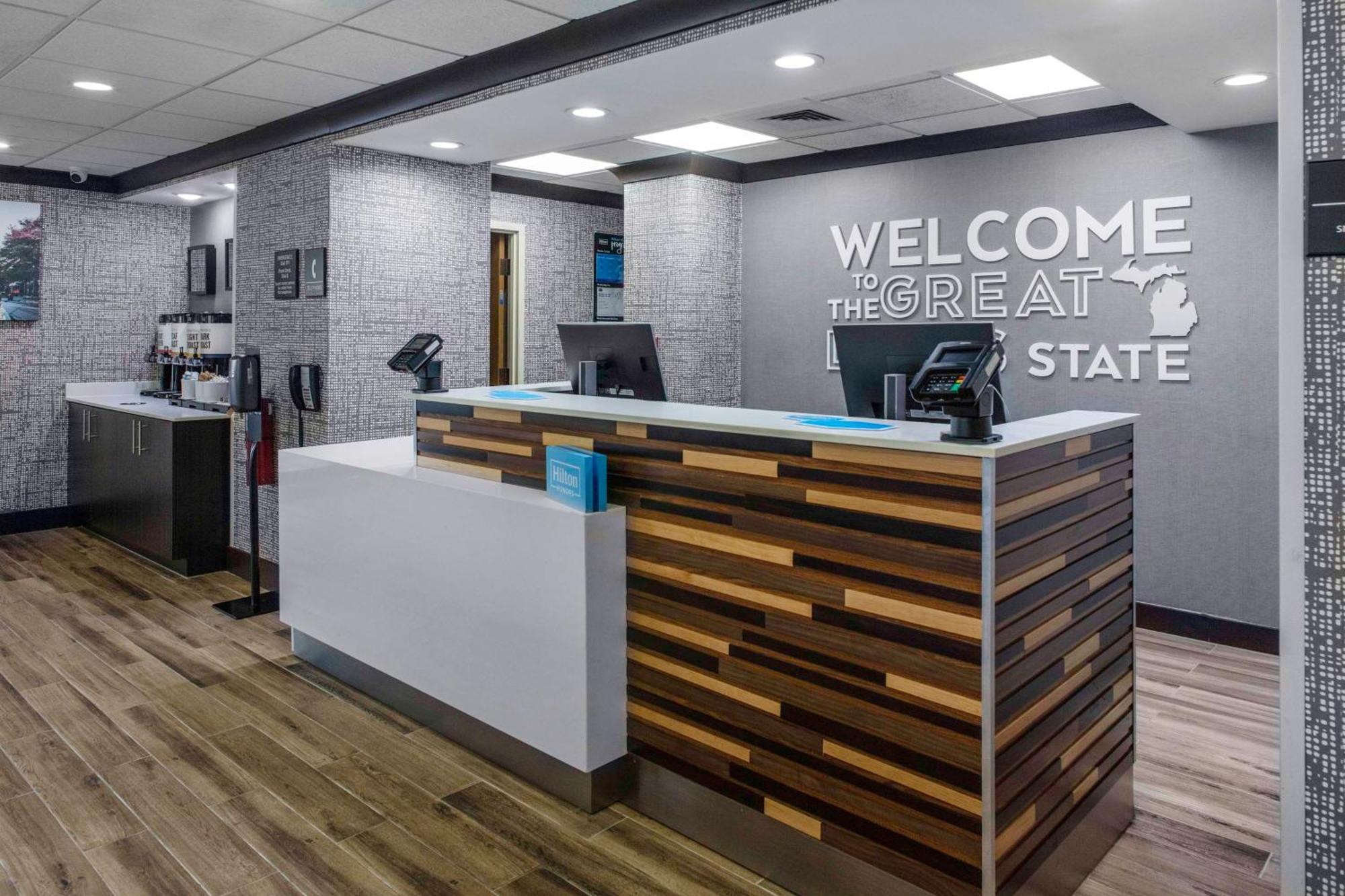 Hampton Inn Detroit Northville Экстерьер фото