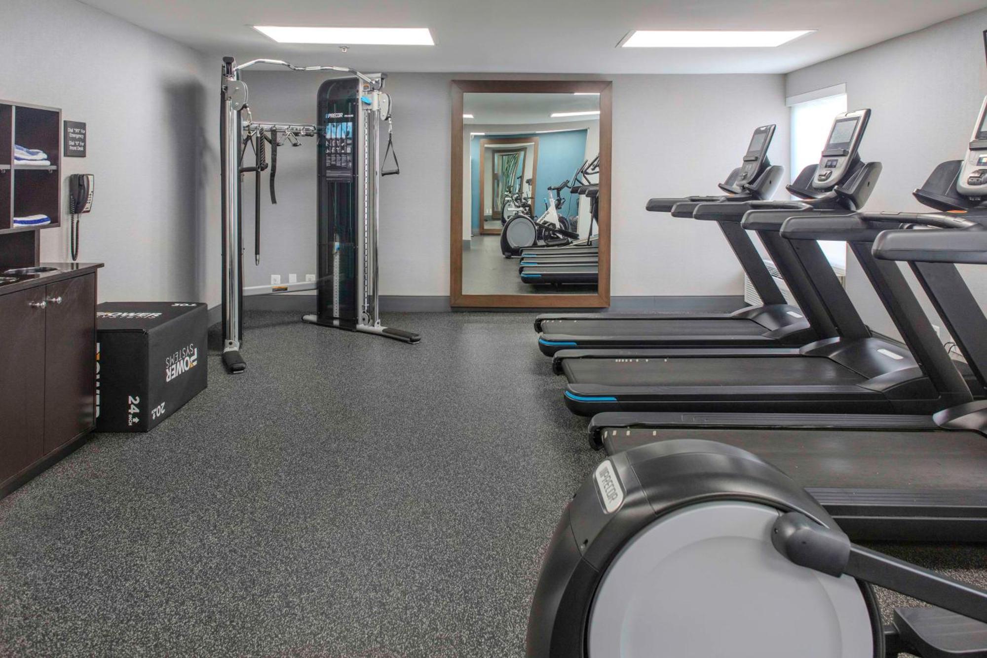 Hampton Inn Detroit Northville Экстерьер фото