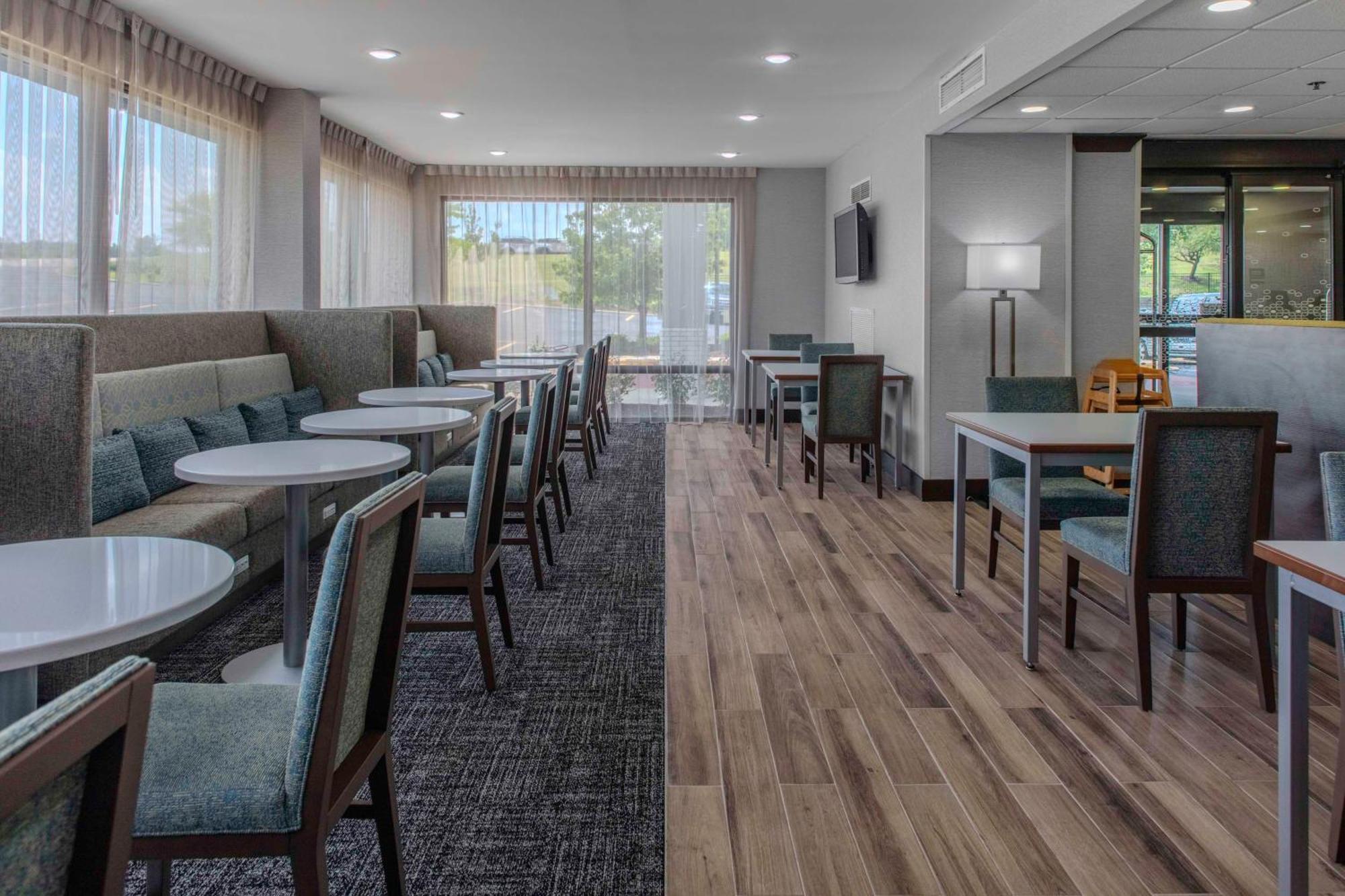 Hampton Inn Detroit Northville Экстерьер фото