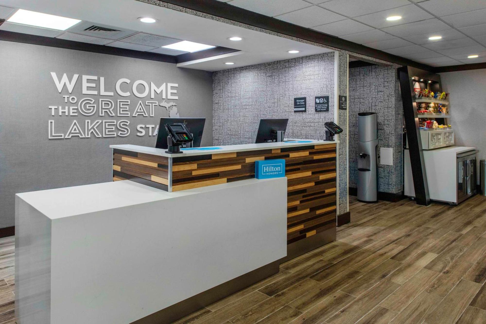 Hampton Inn Detroit Northville Экстерьер фото