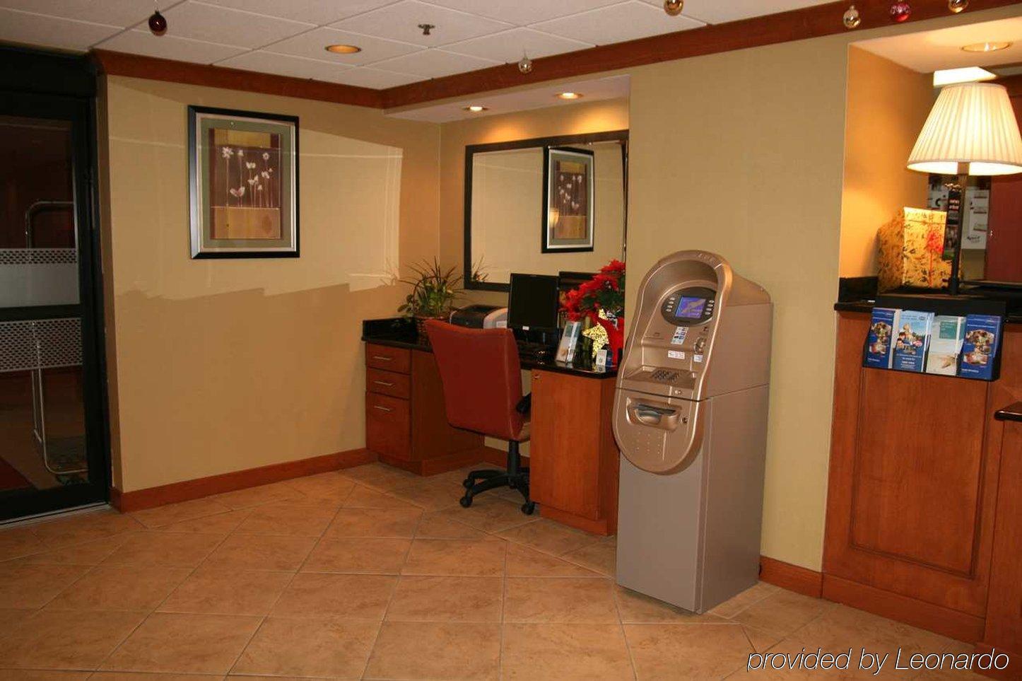 Hampton Inn Detroit Northville Интерьер фото
