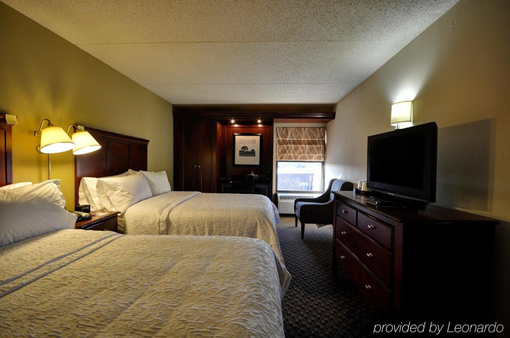 Hampton Inn Detroit Northville Экстерьер фото