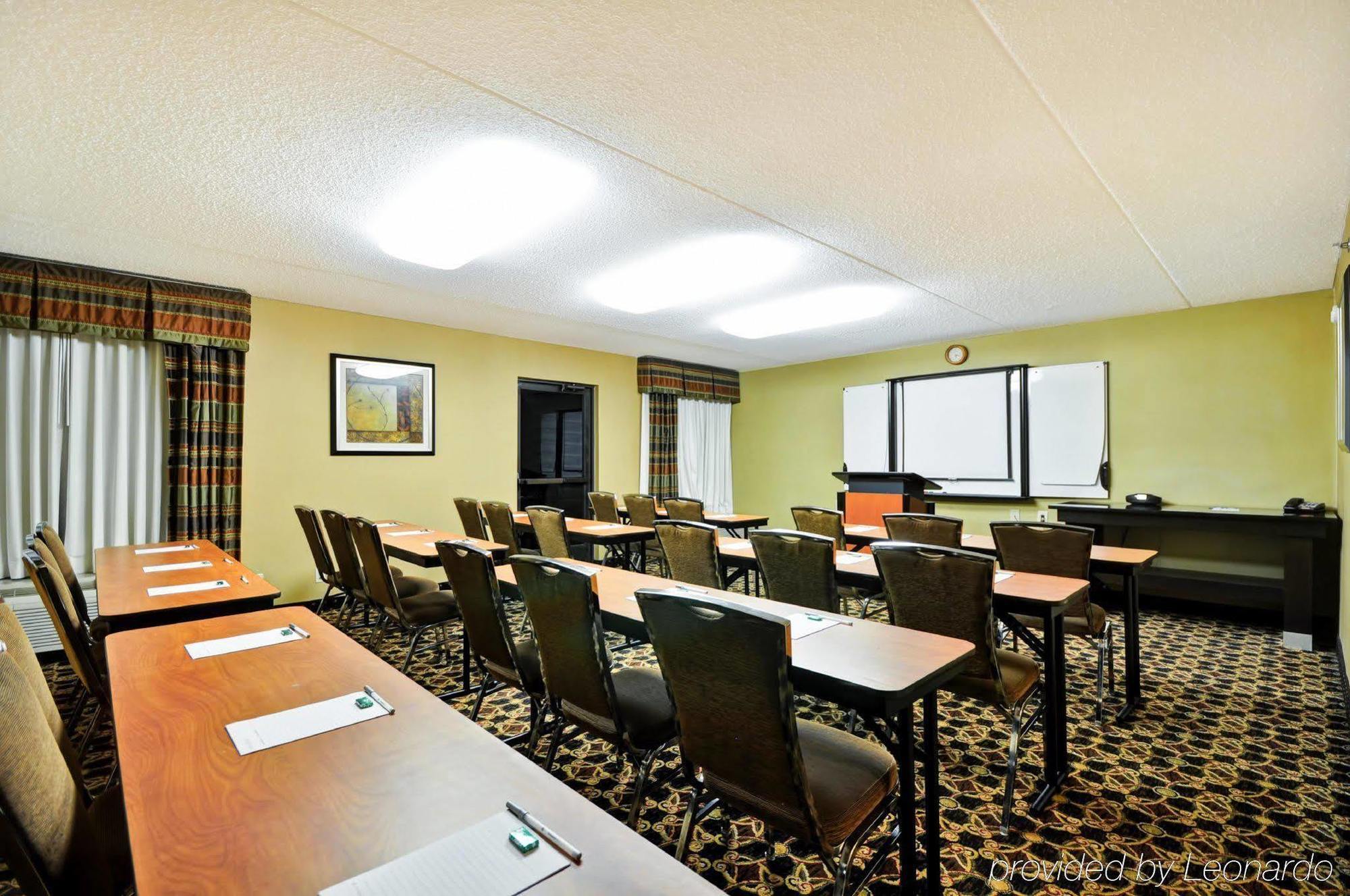 Hampton Inn Detroit Northville Экстерьер фото