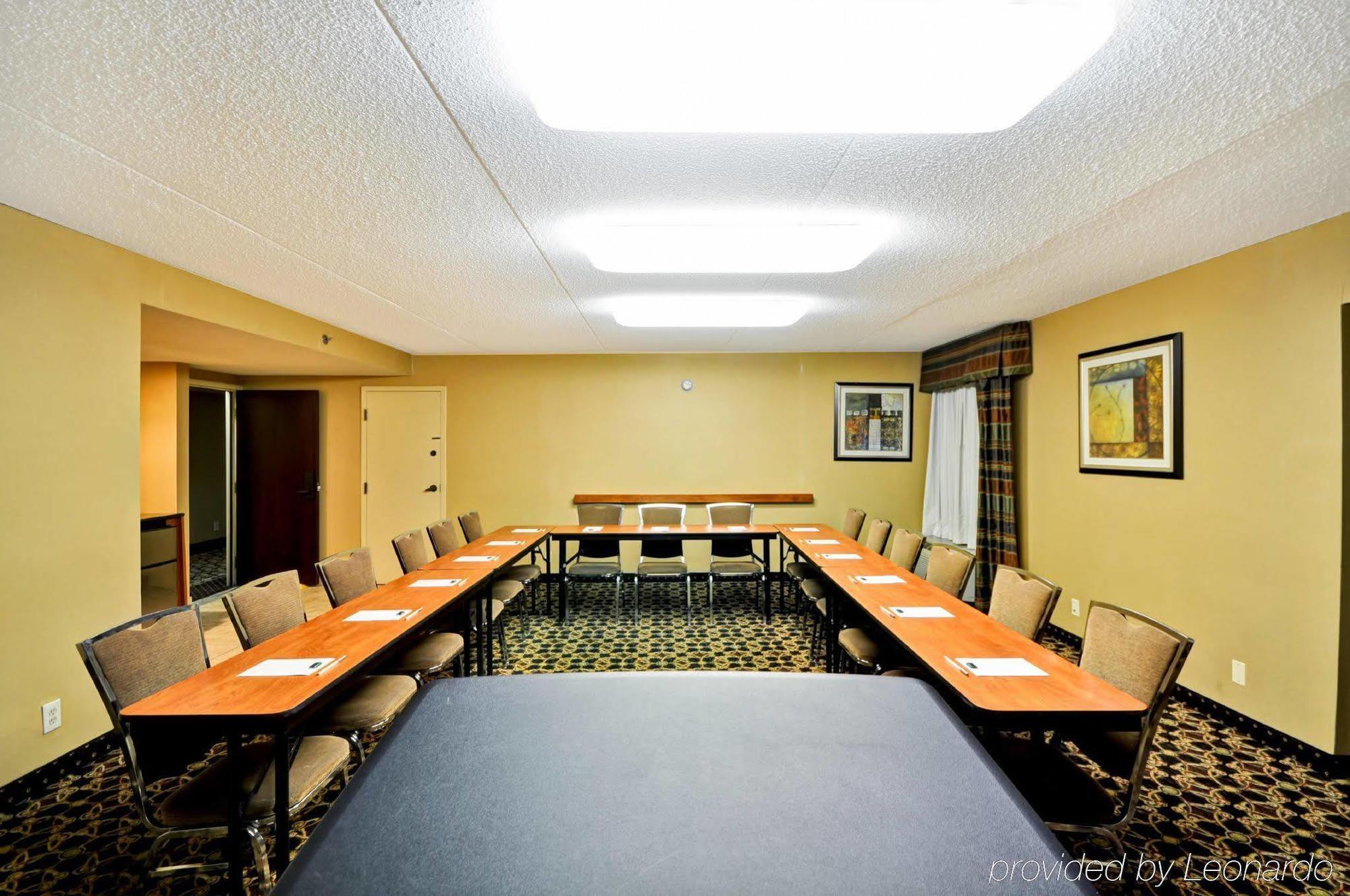 Hampton Inn Detroit Northville Экстерьер фото