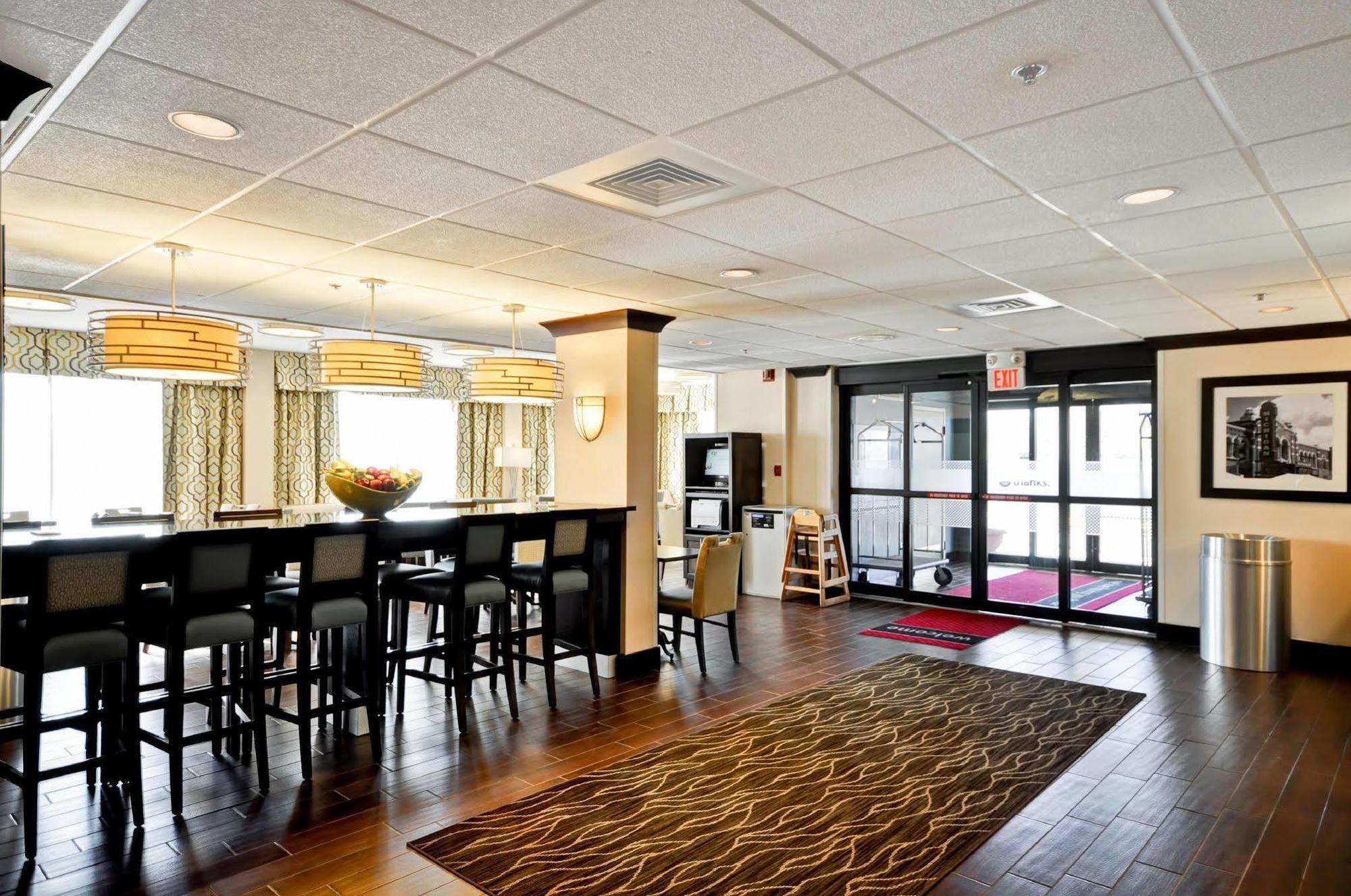 Hampton Inn Detroit Northville Экстерьер фото