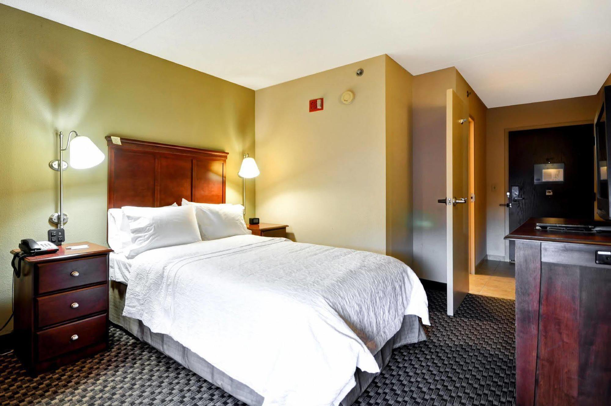 Hampton Inn Detroit Northville Экстерьер фото