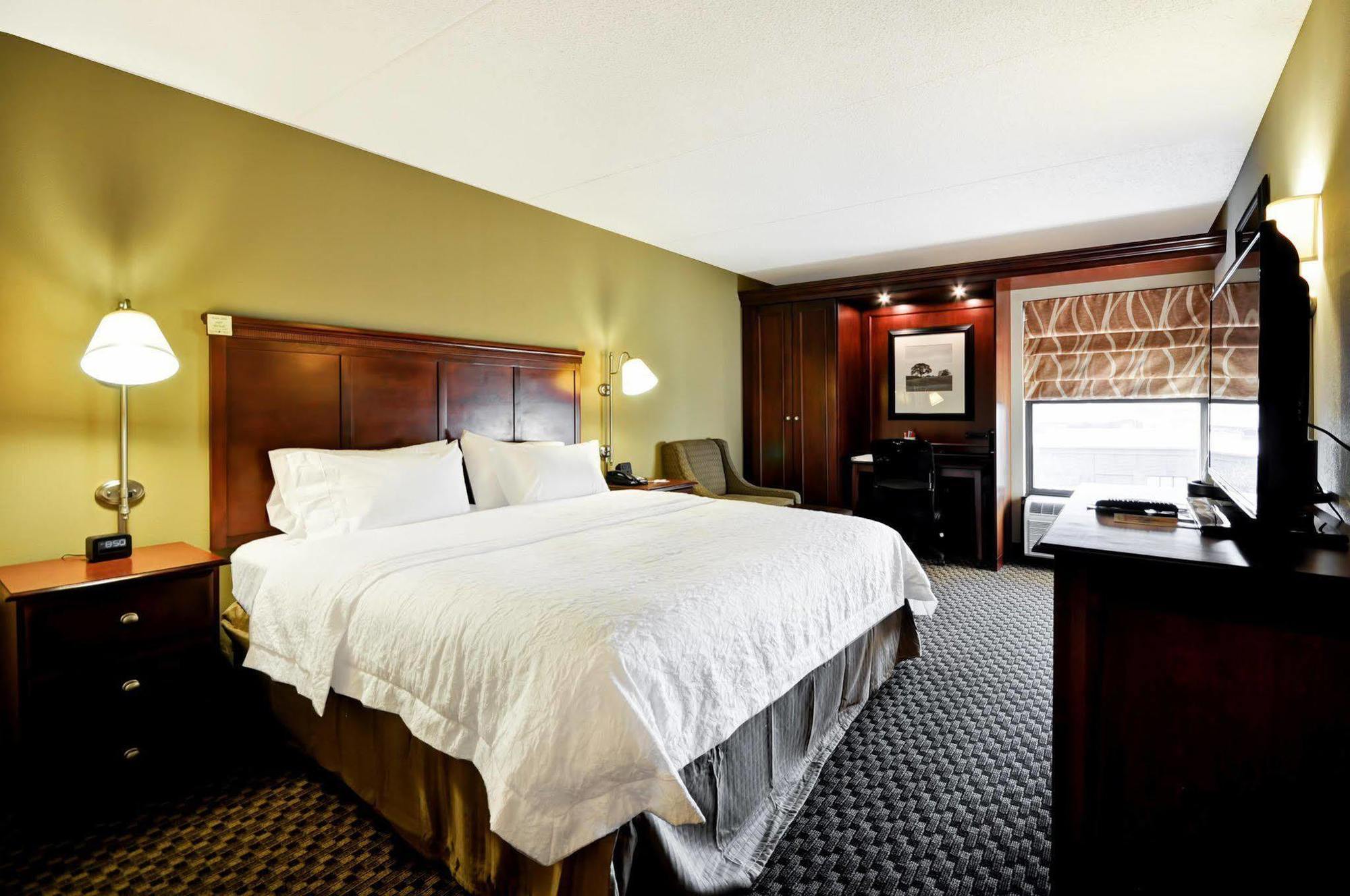 Hampton Inn Detroit Northville Экстерьер фото