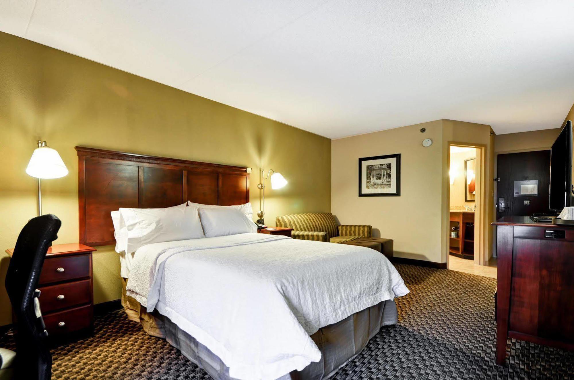 Hampton Inn Detroit Northville Экстерьер фото