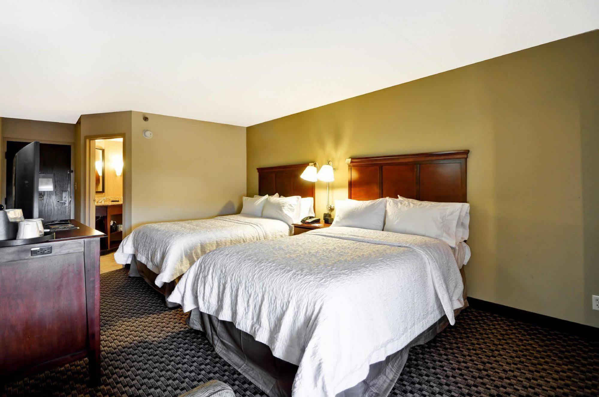 Hampton Inn Detroit Northville Экстерьер фото